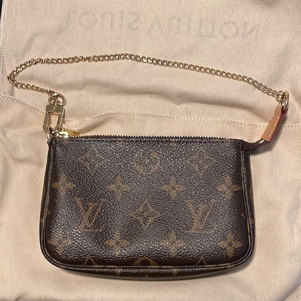 Louis Vuitton Mini pochette accessoires
